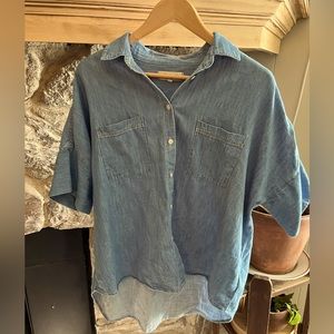 Madewell size Large relaxed, slub-sleeve denim button-up